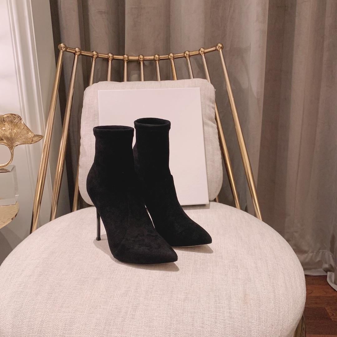 Casadei Blade Stretch Suede Ankle Boots - DopestKickz