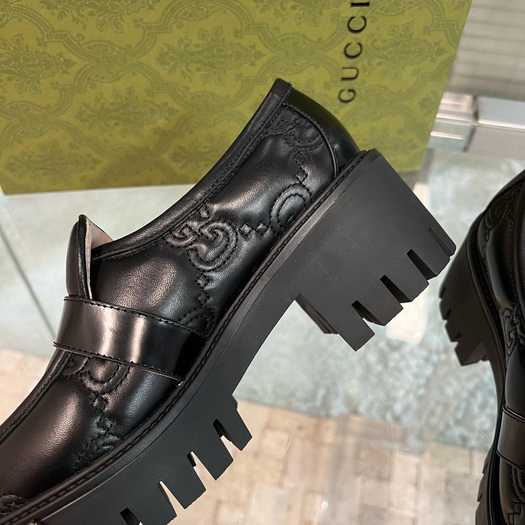 Gucci Women's GG Matelassé Shoe - DopestKickz