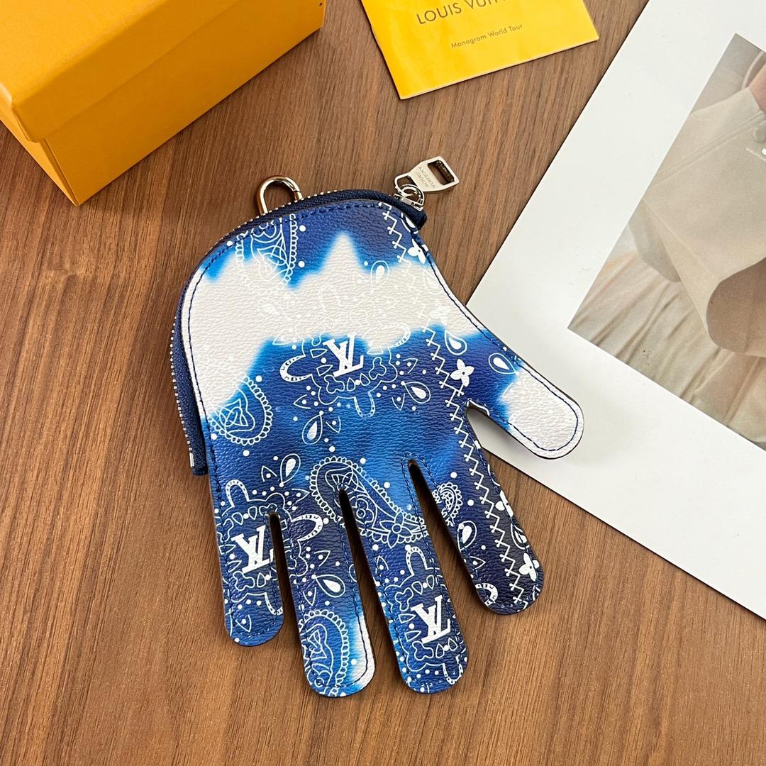 Louis Vuitton HI 5 Pouch    M81410 - DopestKickz