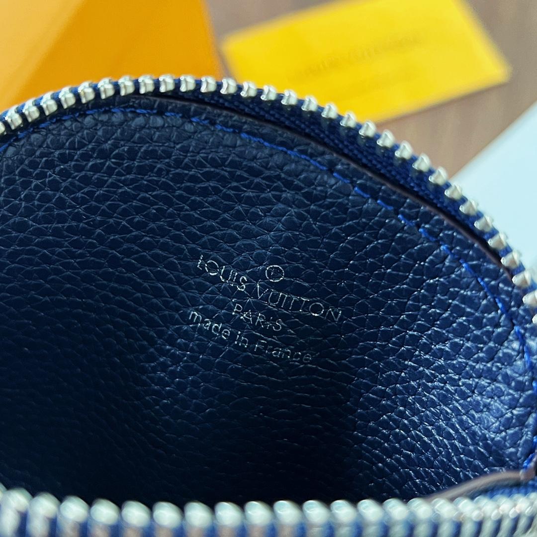 Louis Vuitton HI 5 Pouch    M81410 - DopestKickz