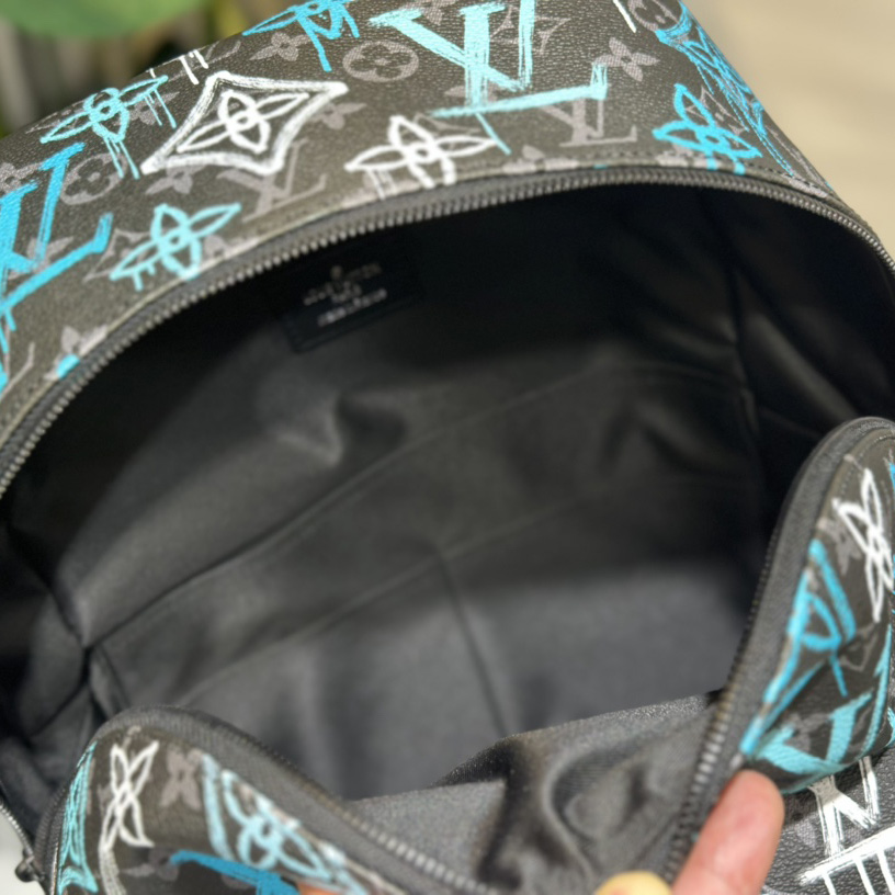 Louis Vuitton Discovery Backpack(30-40-20cm)  M21395 - DopestKickz