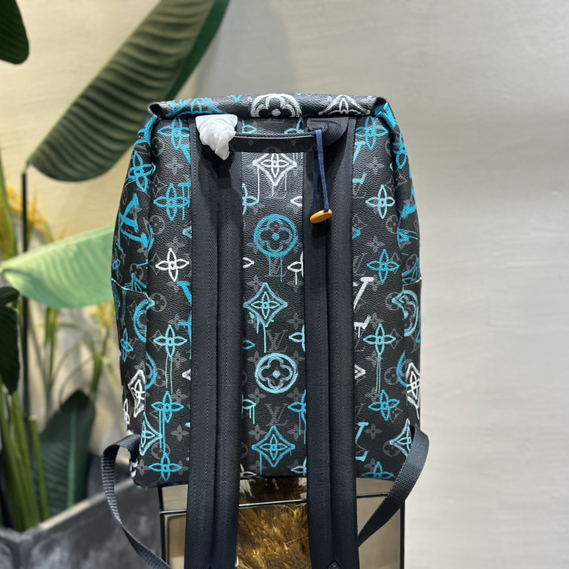 Louis Vuitton Discovery Backpack(30-40-20cm)  M21395 - DopestKickz