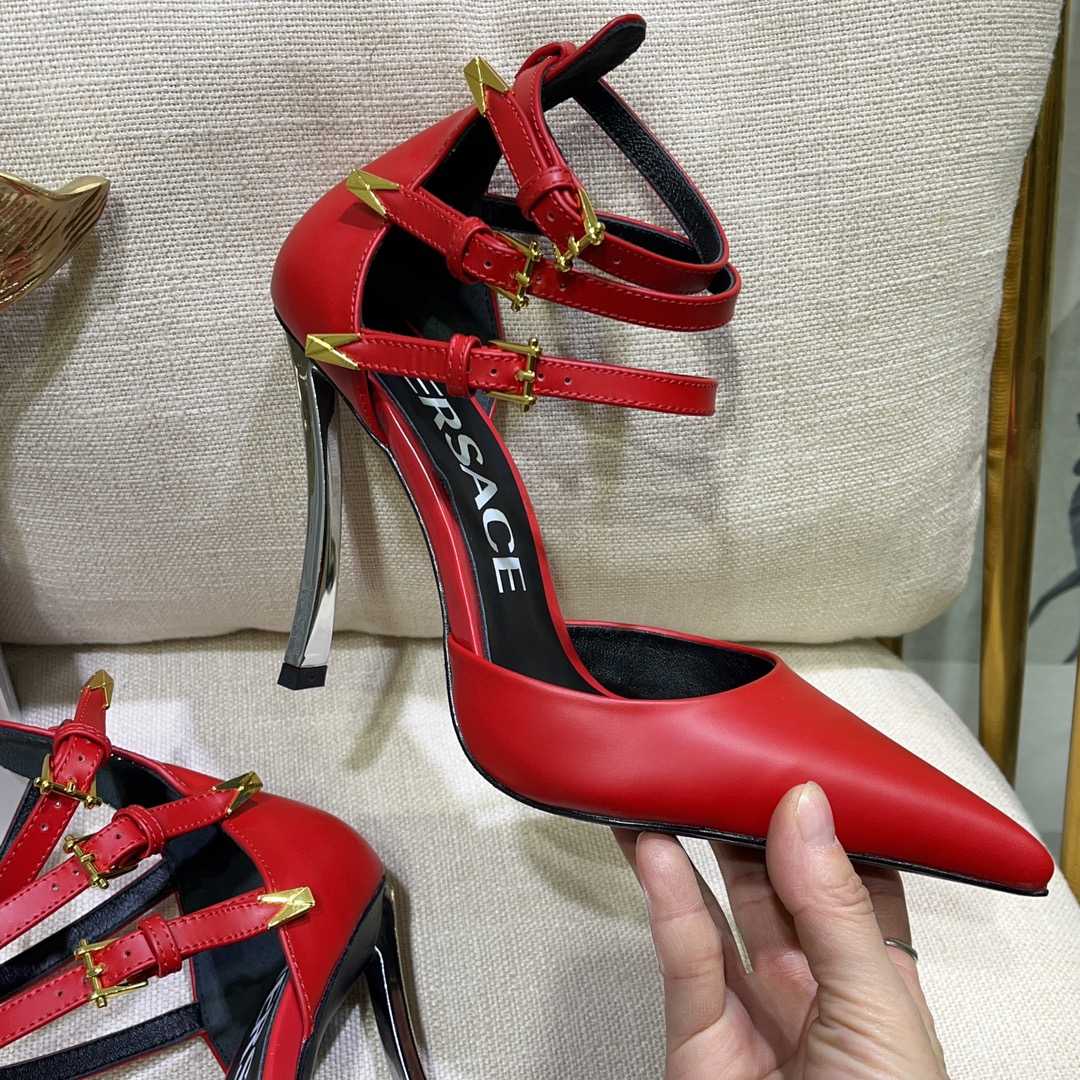 Versace Pin-Point Pumps - DopestKickz