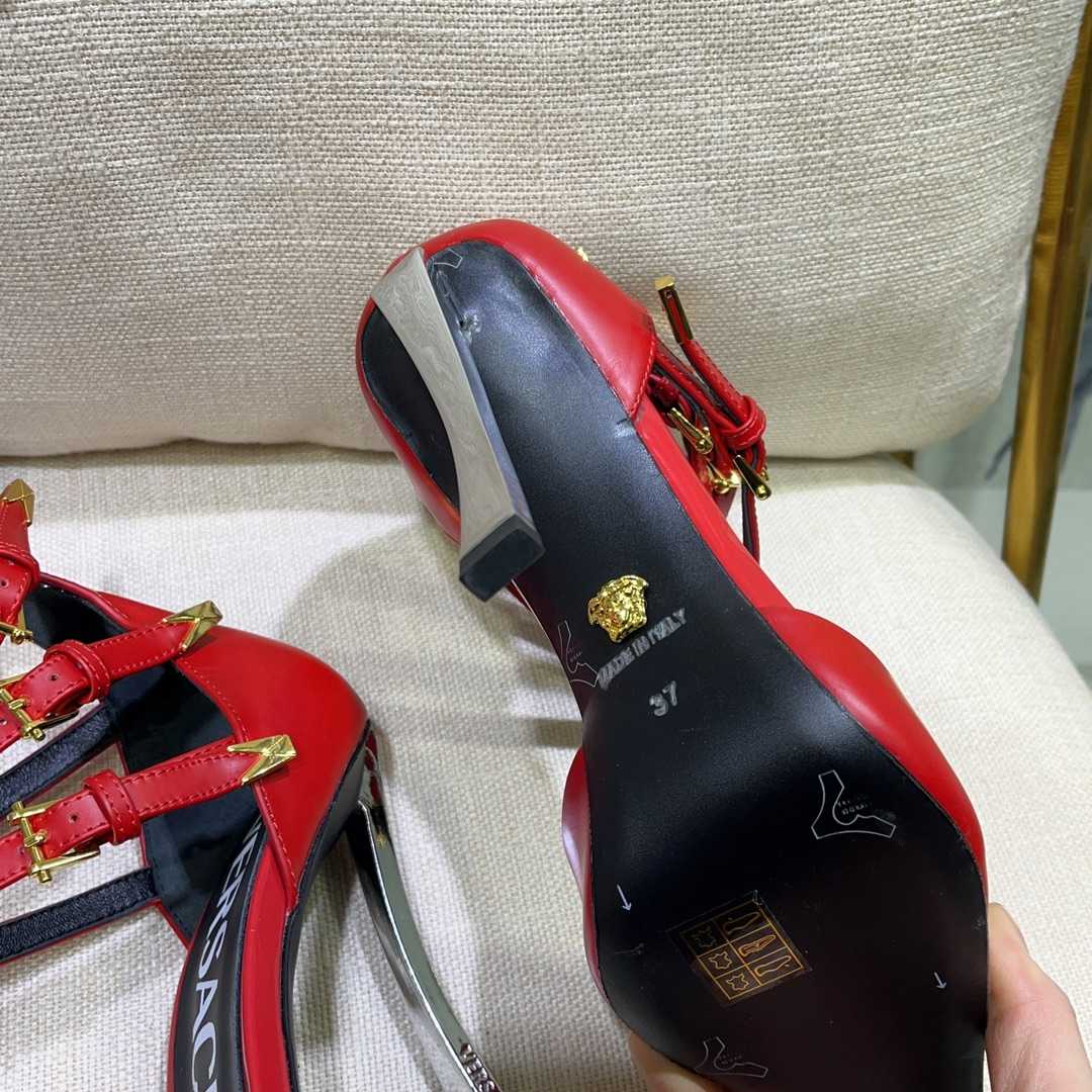 Versace Pin-Point Pumps - DopestKickz