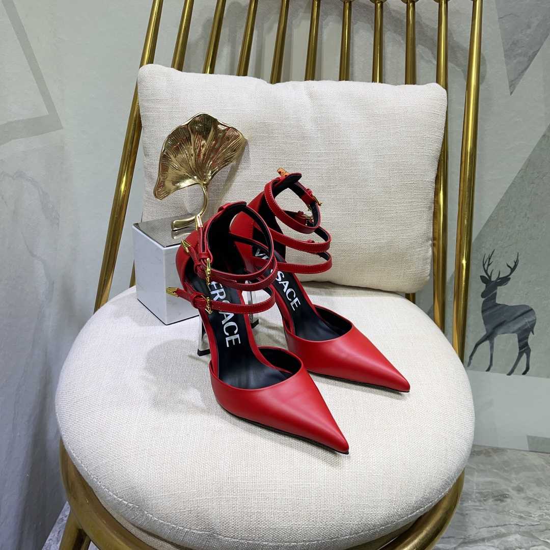 Versace Pin-Point Pumps - DopestKickz