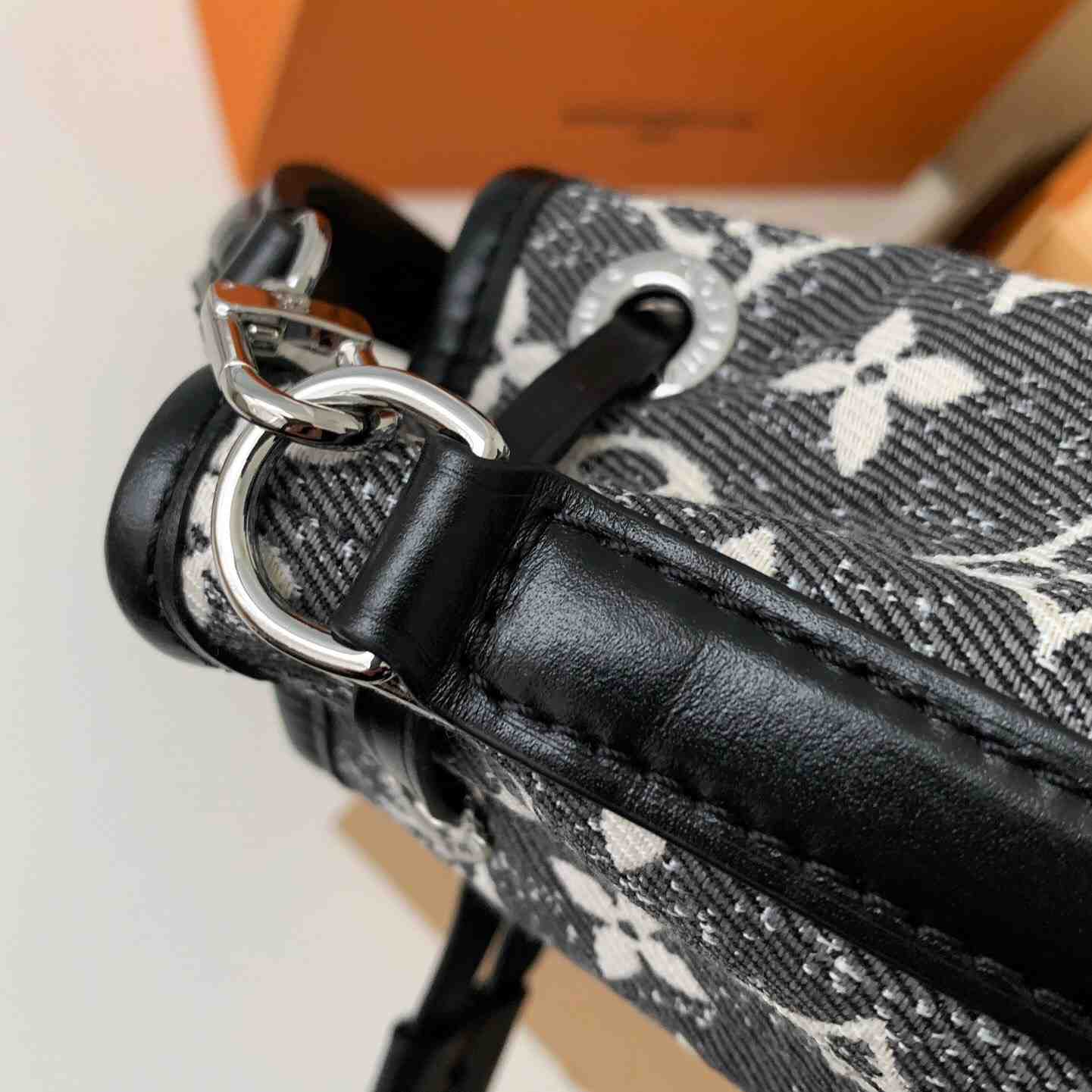 Louis Vuitton Nano Noe(13-16-10m) - DopestKickz
