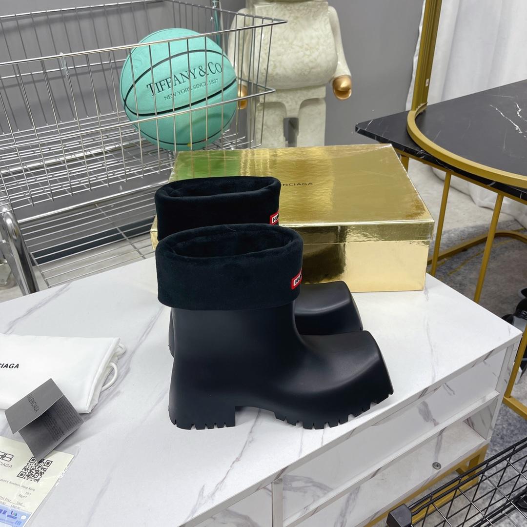Balenciaga x Hunrer Trooper Rubber Boot  - DopestKickz