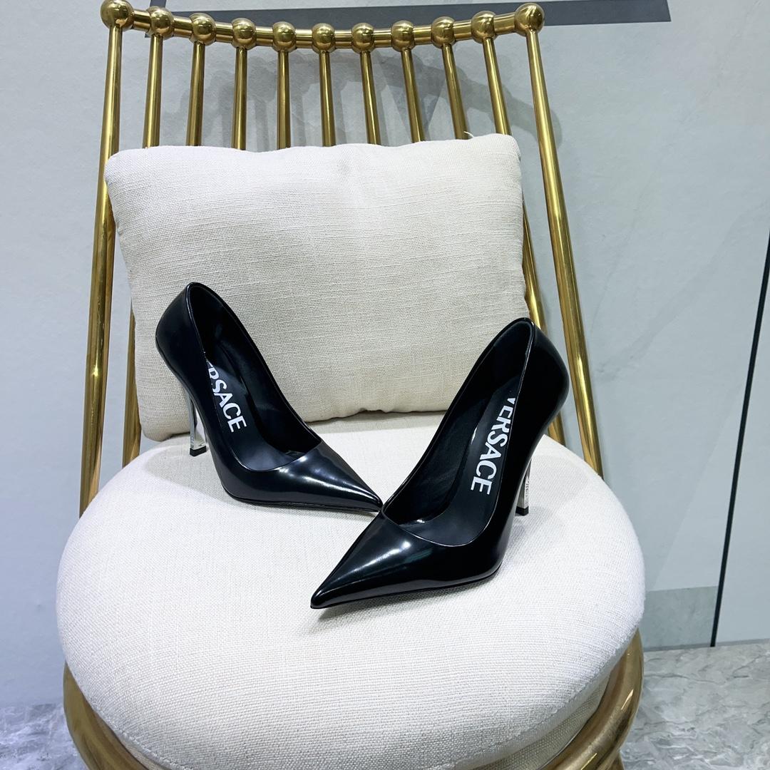 Versace Pin-Point Pumps - DopestKickz