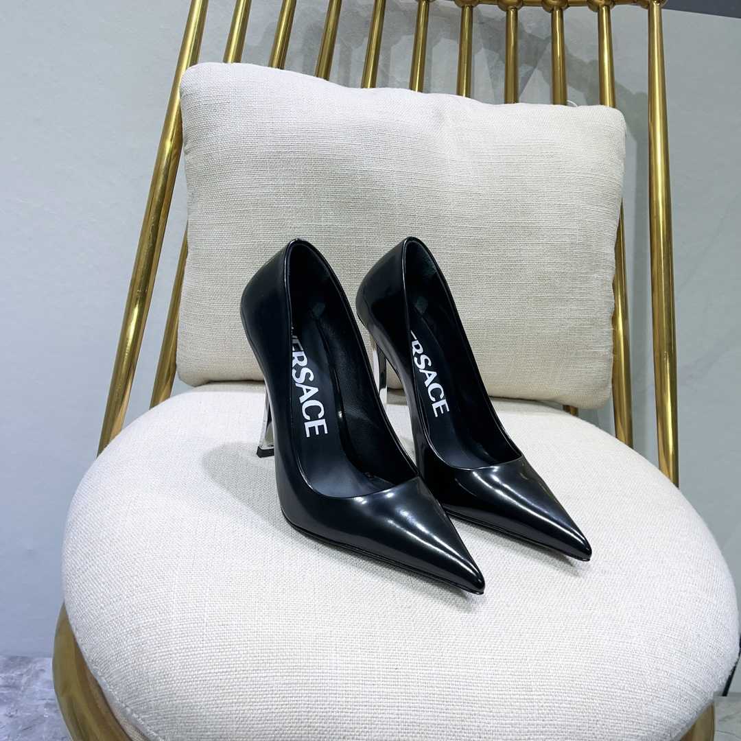 Versace Pin-Point Pumps - DopestKickz