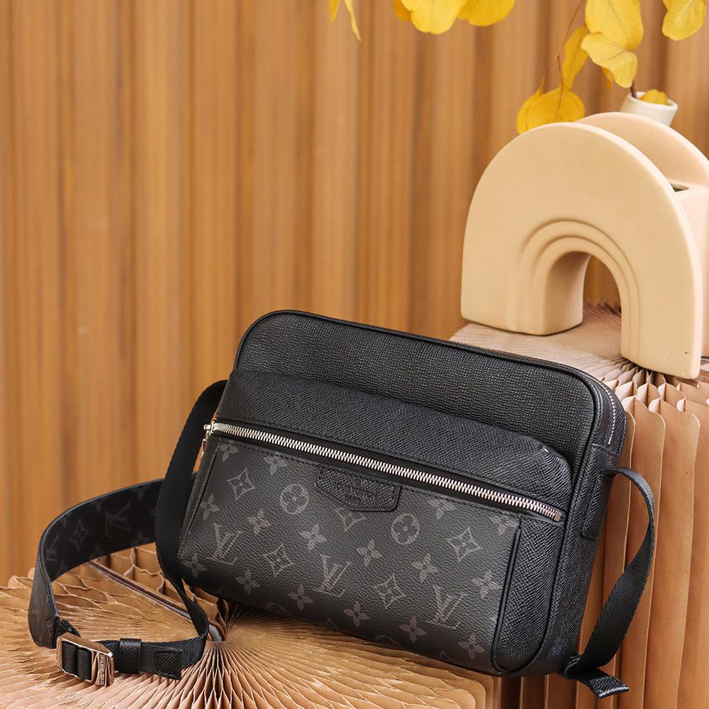  Louis Vuitton Outdoor Messenger(29.5-20-10.5cm)   M30233 - DopestKickz