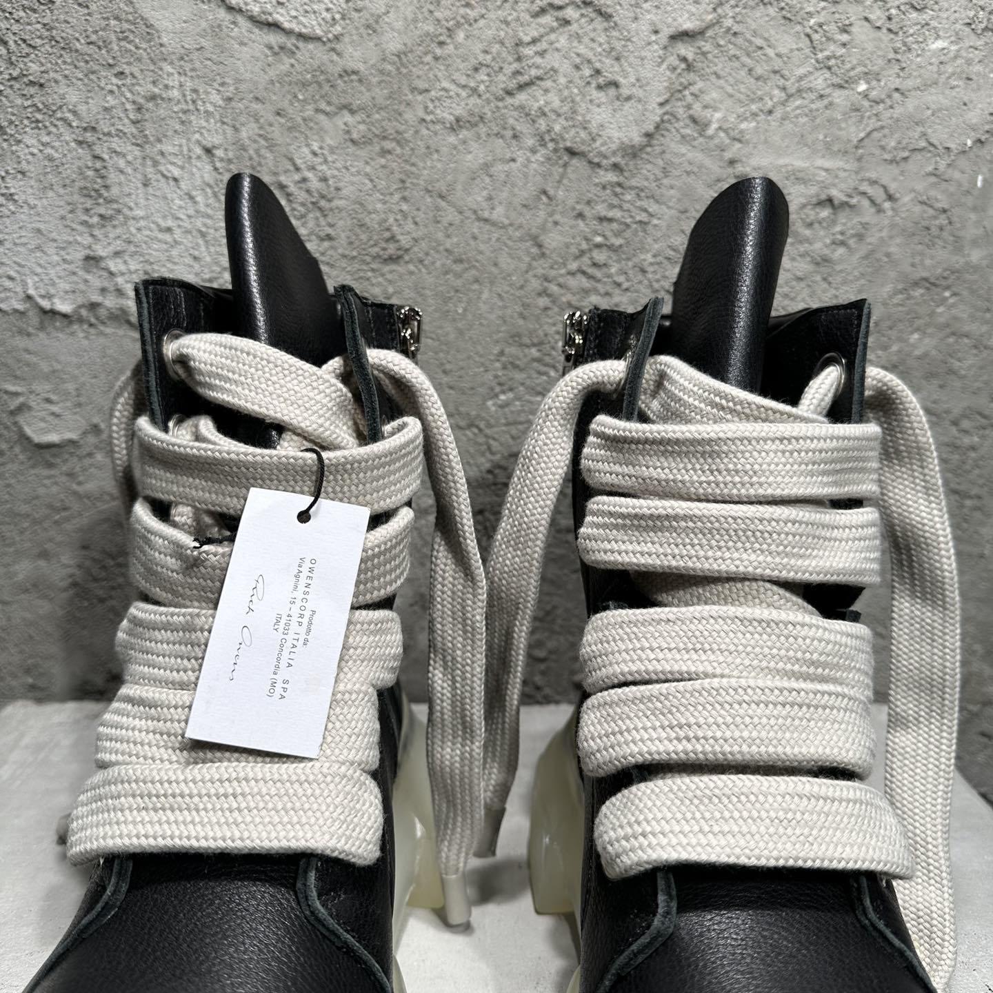 Rick Owens Beatle Lace Up Boots In Black - DopestKickz