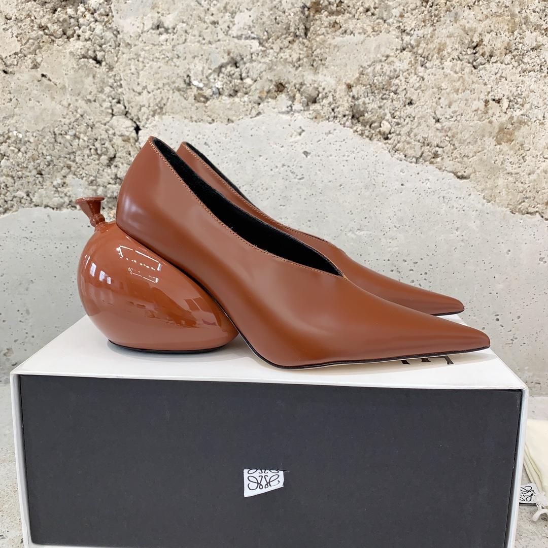 Loewe Balloon Pump In Calfskin - DopestKickz