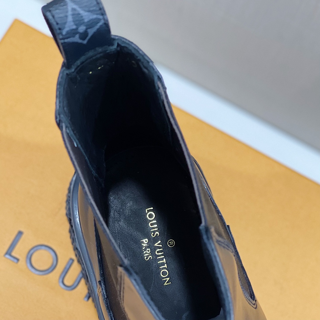 Louis Vuitton LV Baroque Chelsea Boot    1AAHB7 - DopestKickz