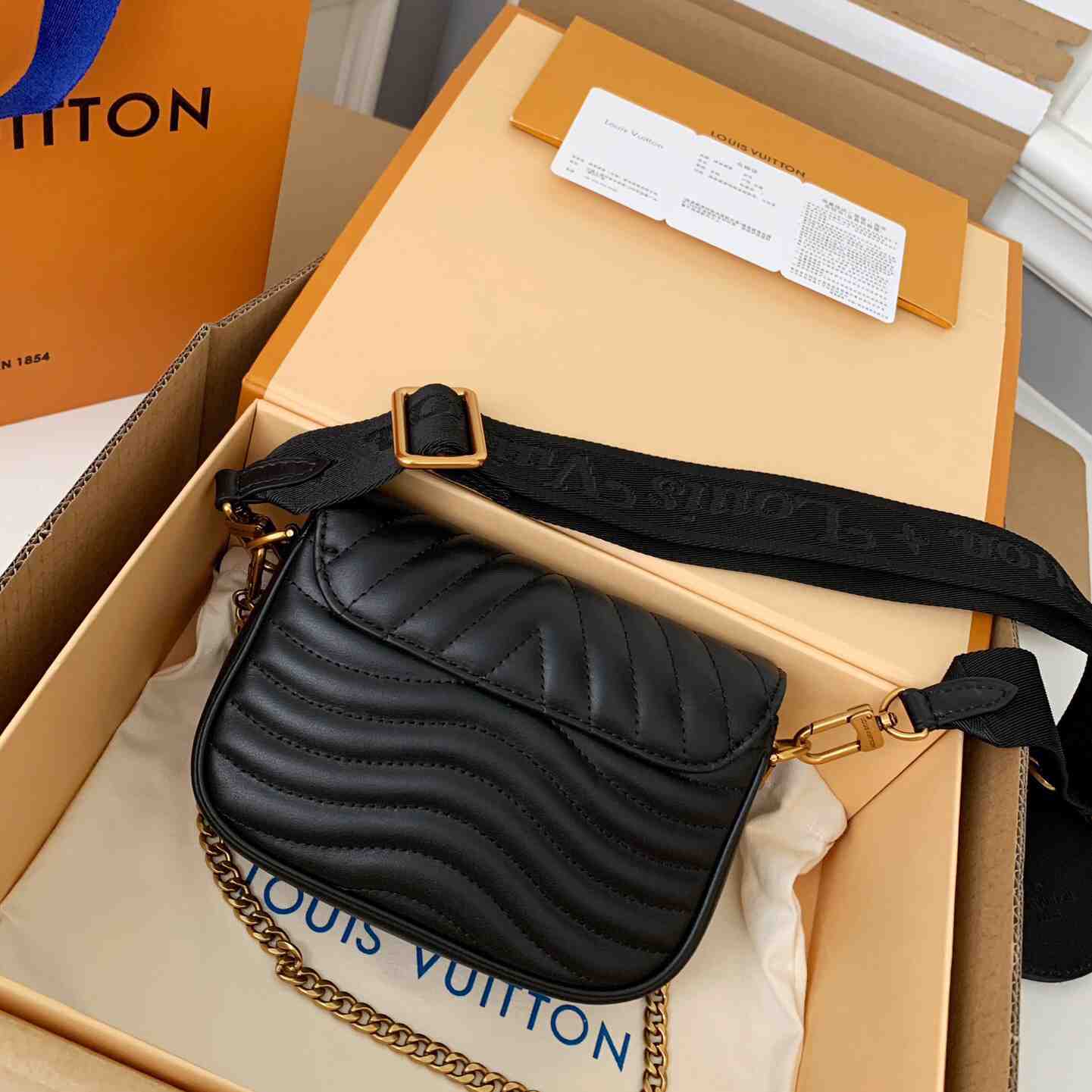  Louis Vuitton New Wave Multi-Pochette(19-14-5cm)   M56461 - DopestKickz