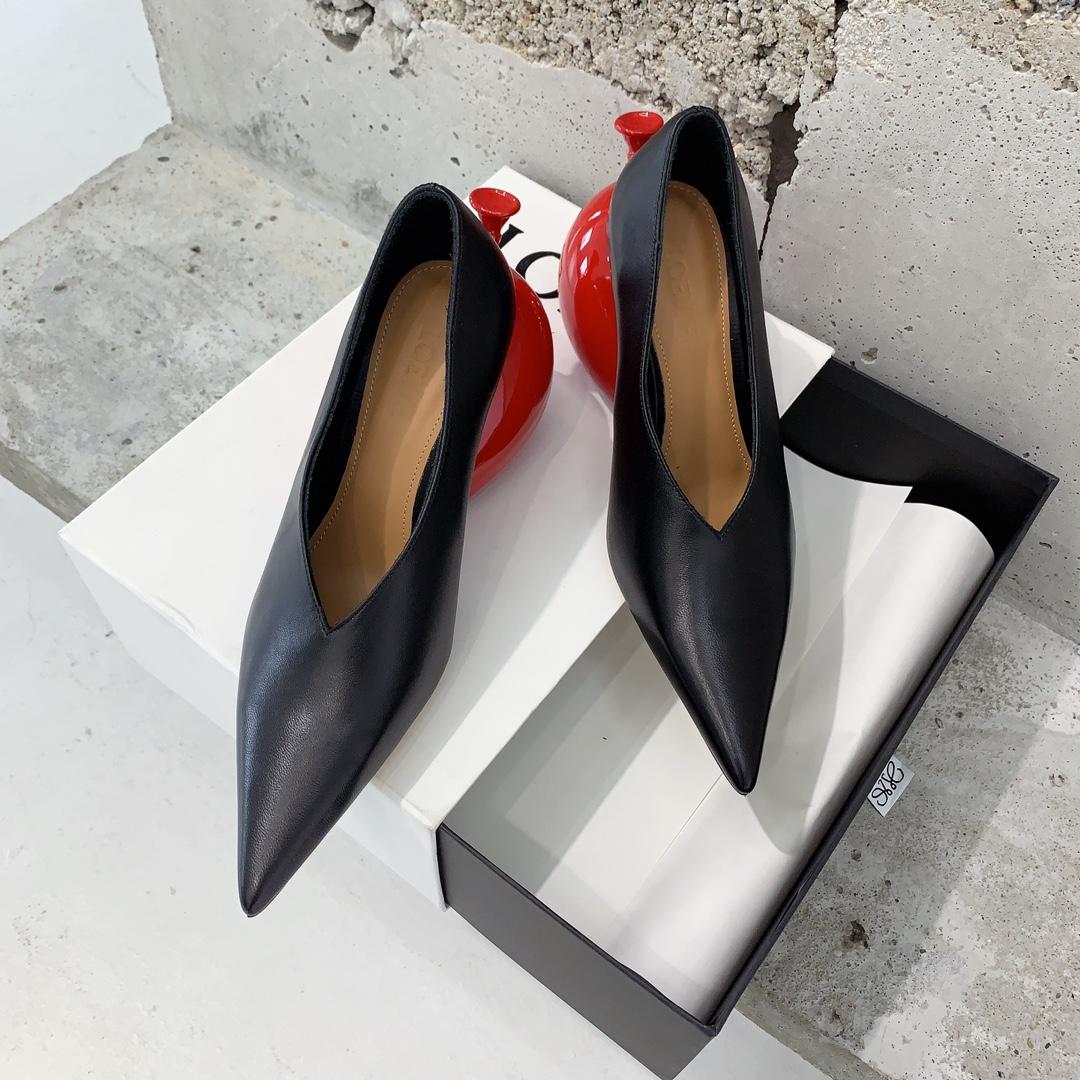 Loewe Balloon Pump In Calfskin - DopestKickz
