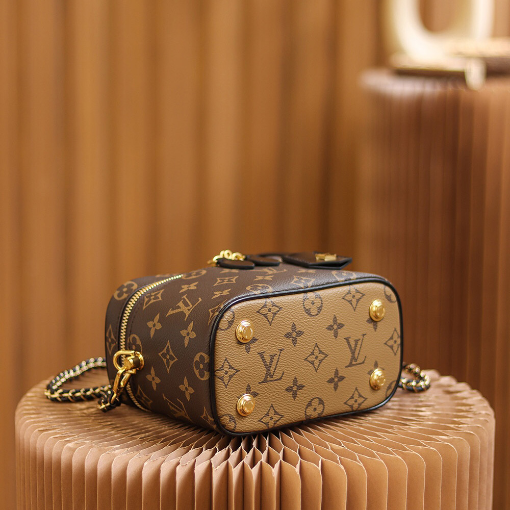 Louis VuittonVanity PM (19-13-11cm)   M45165 - DopestKickz