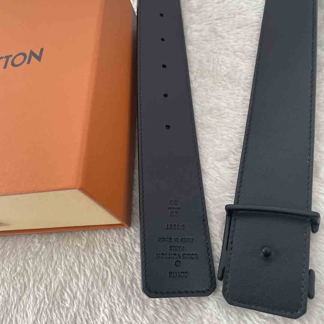Louis Vuitton LV Shape 40MM Reversible Belt    M0637U - DopestKickz