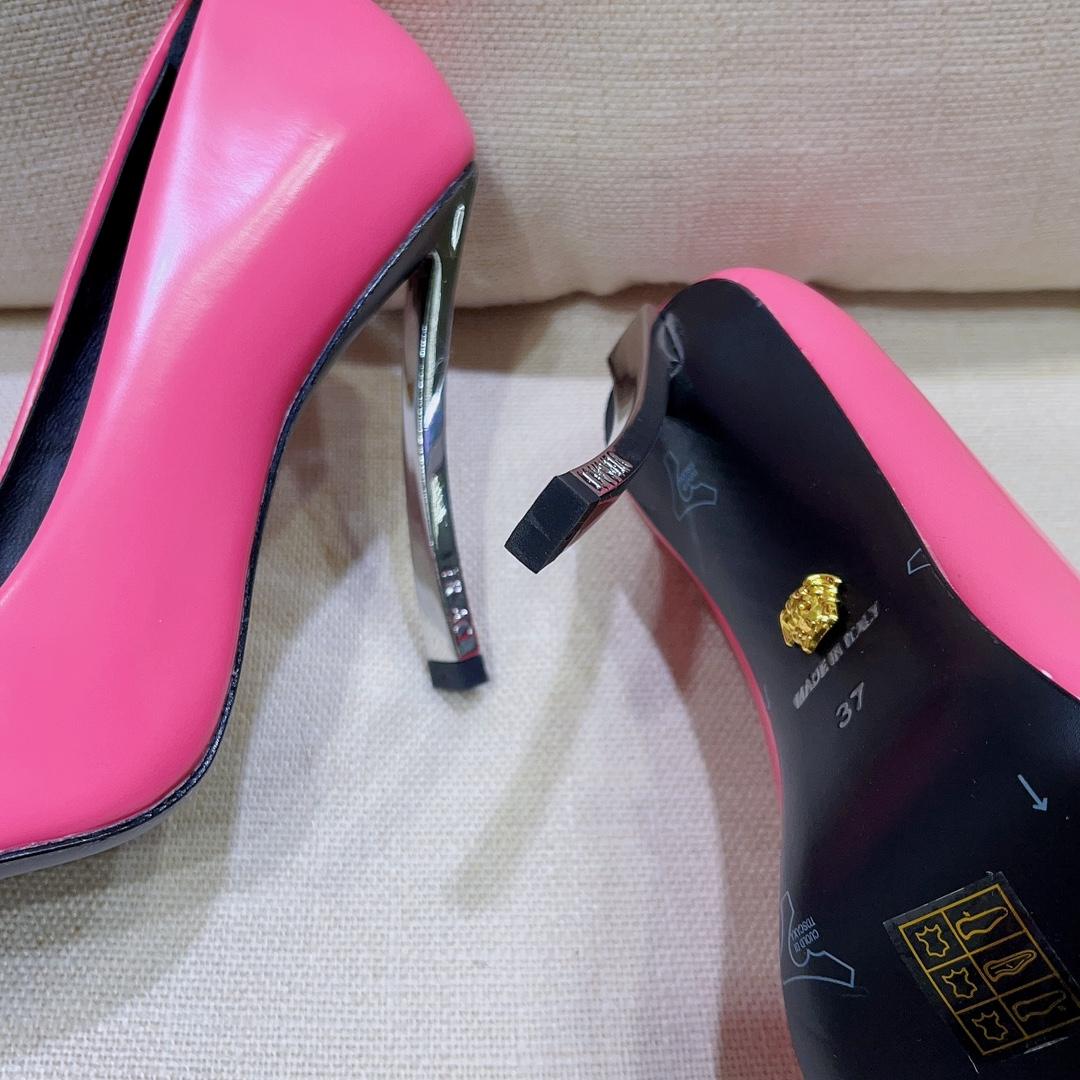 Versace Pin-Point Pumps - DopestKickz