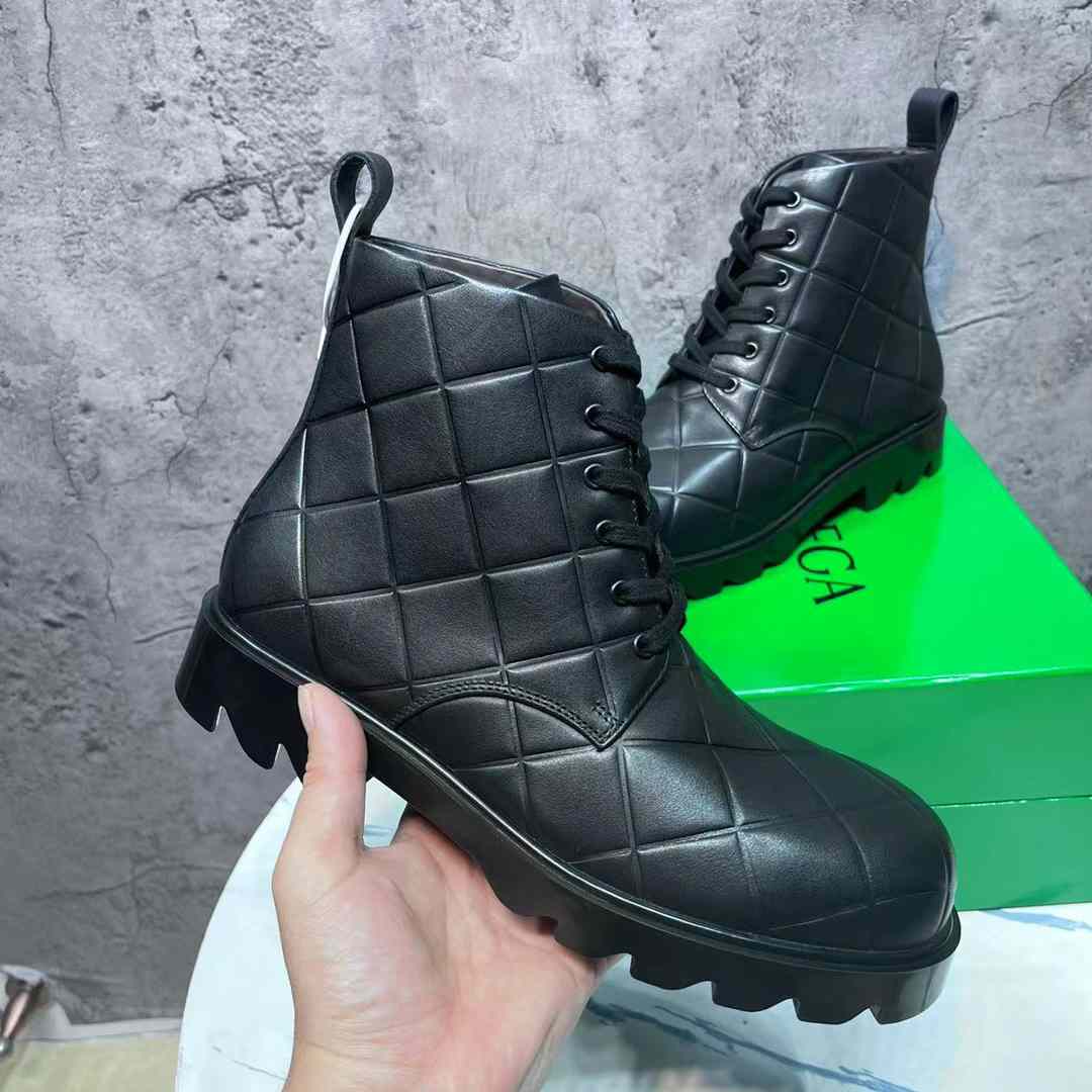 Bottega Veneta Strut Grid Padded Leather Lace-Up Ankle Boots - DopestKickz