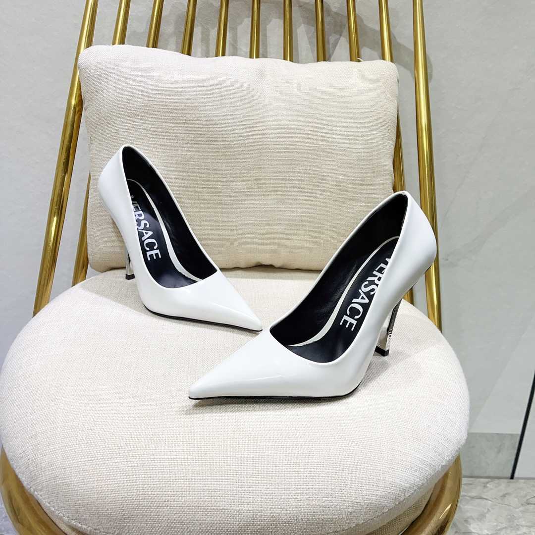 Versace Pin-Point Pumps - DopestKickz