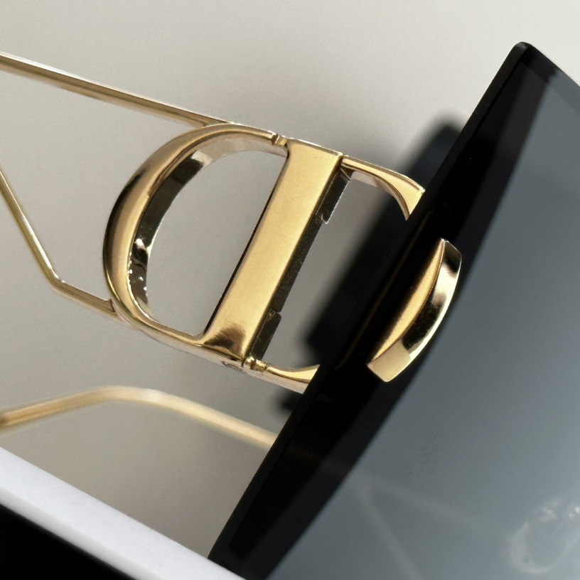 Dior 30Montaigne S7U Sunglasses - DopestKickz