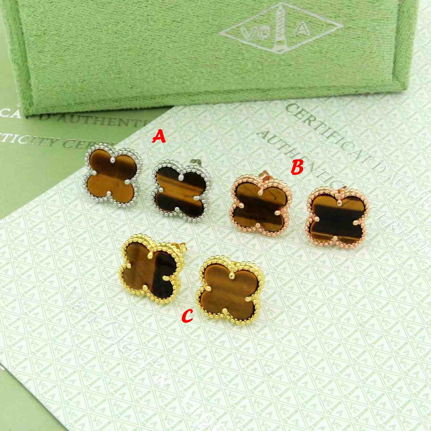 Van Cleef & Arpels Earrings - DopestKickz