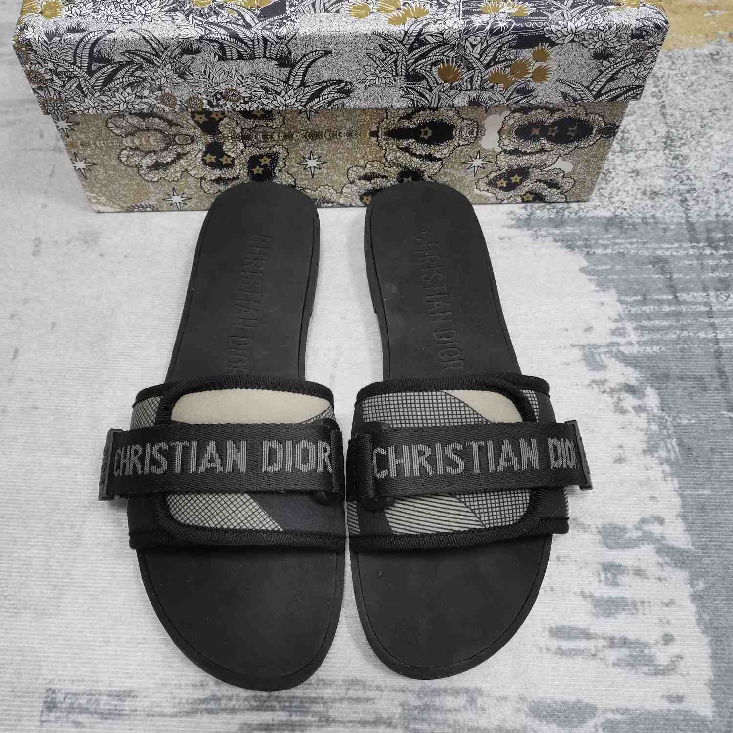 Dior Evolution Slide - DopestKickz