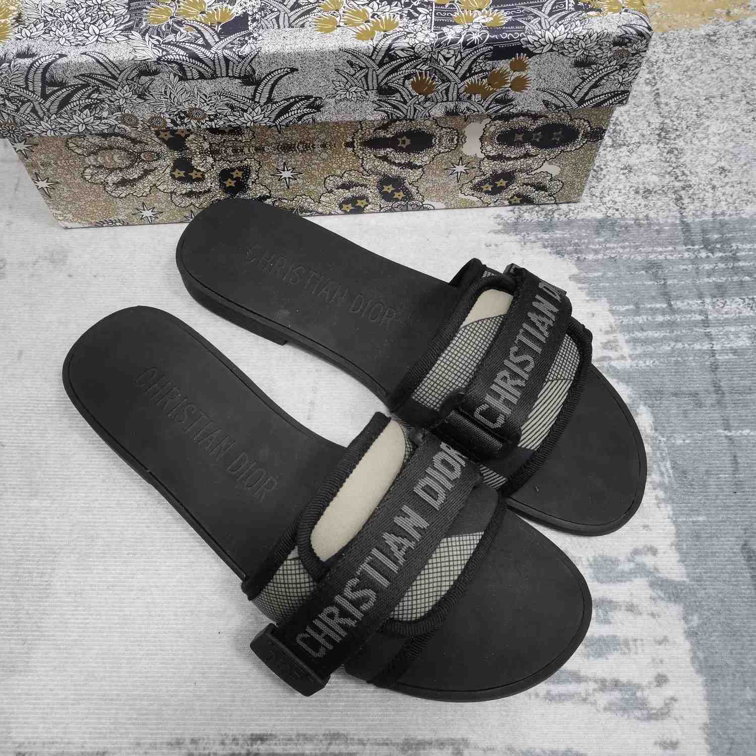 Dior Evolution Slide - DopestKickz