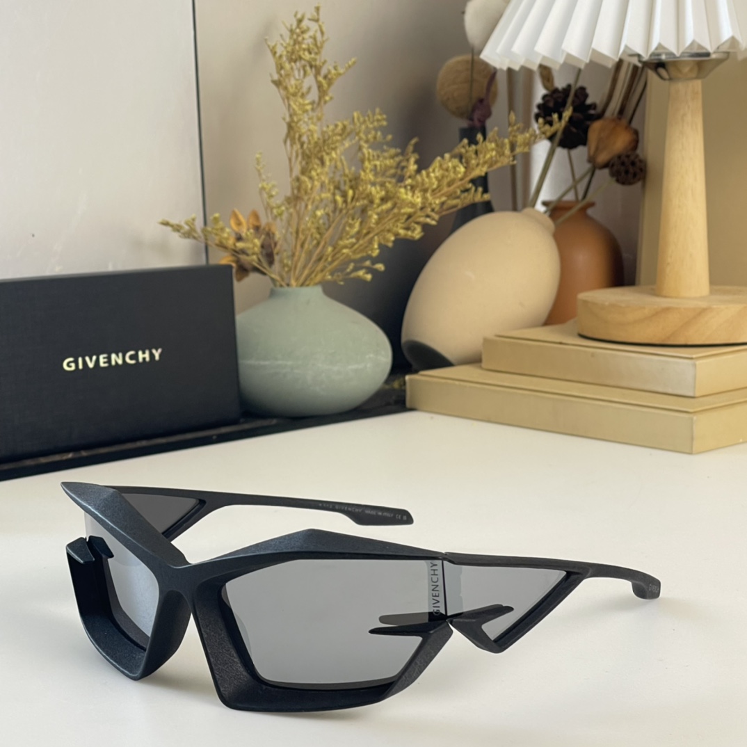Givenchy Giv Cut sunglasses In Nylon       GV40049  - DopestKickz