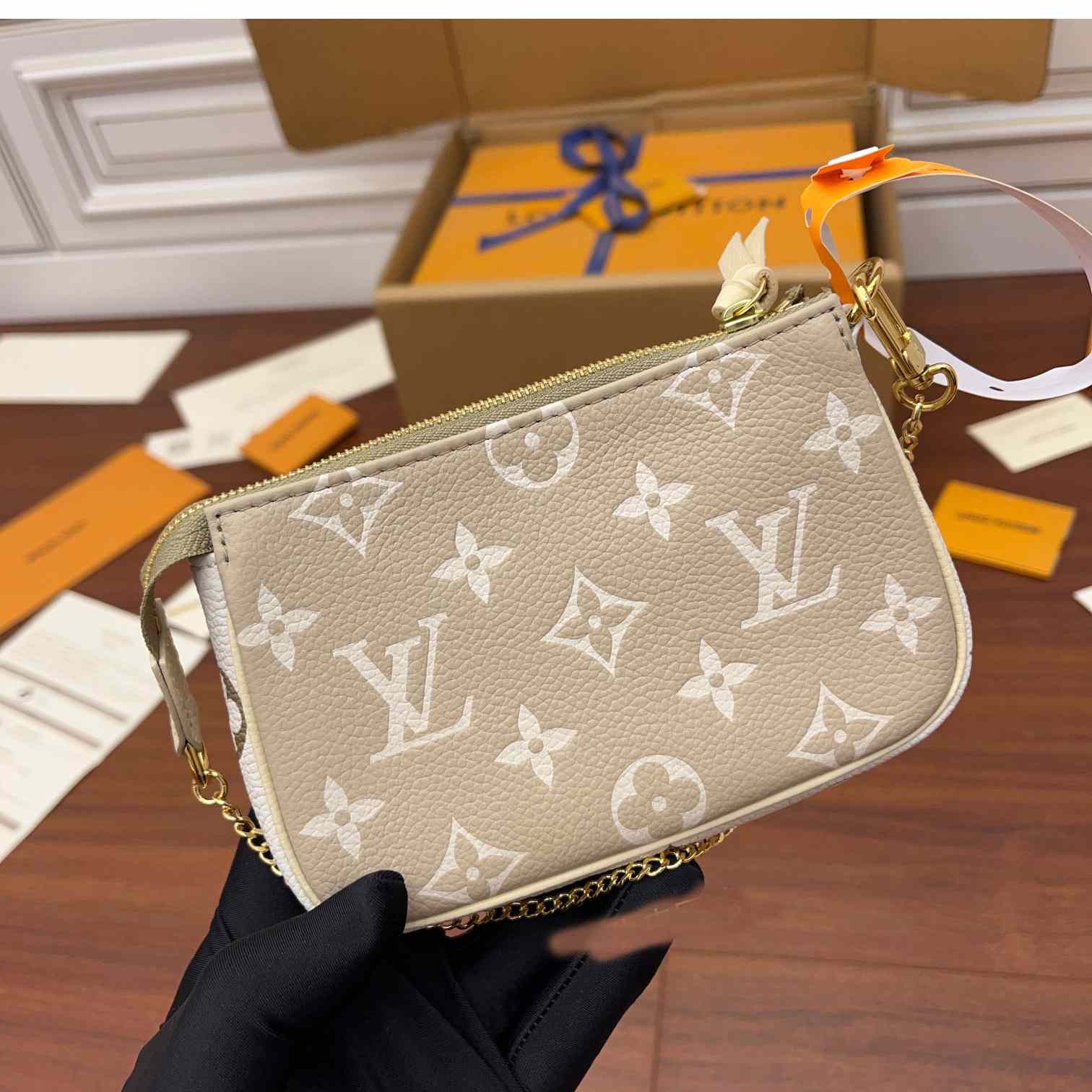 Louis Vuitton Mini Pochette Accessoires(15.5x10.5x4CM)    M81284 - DopestKickz