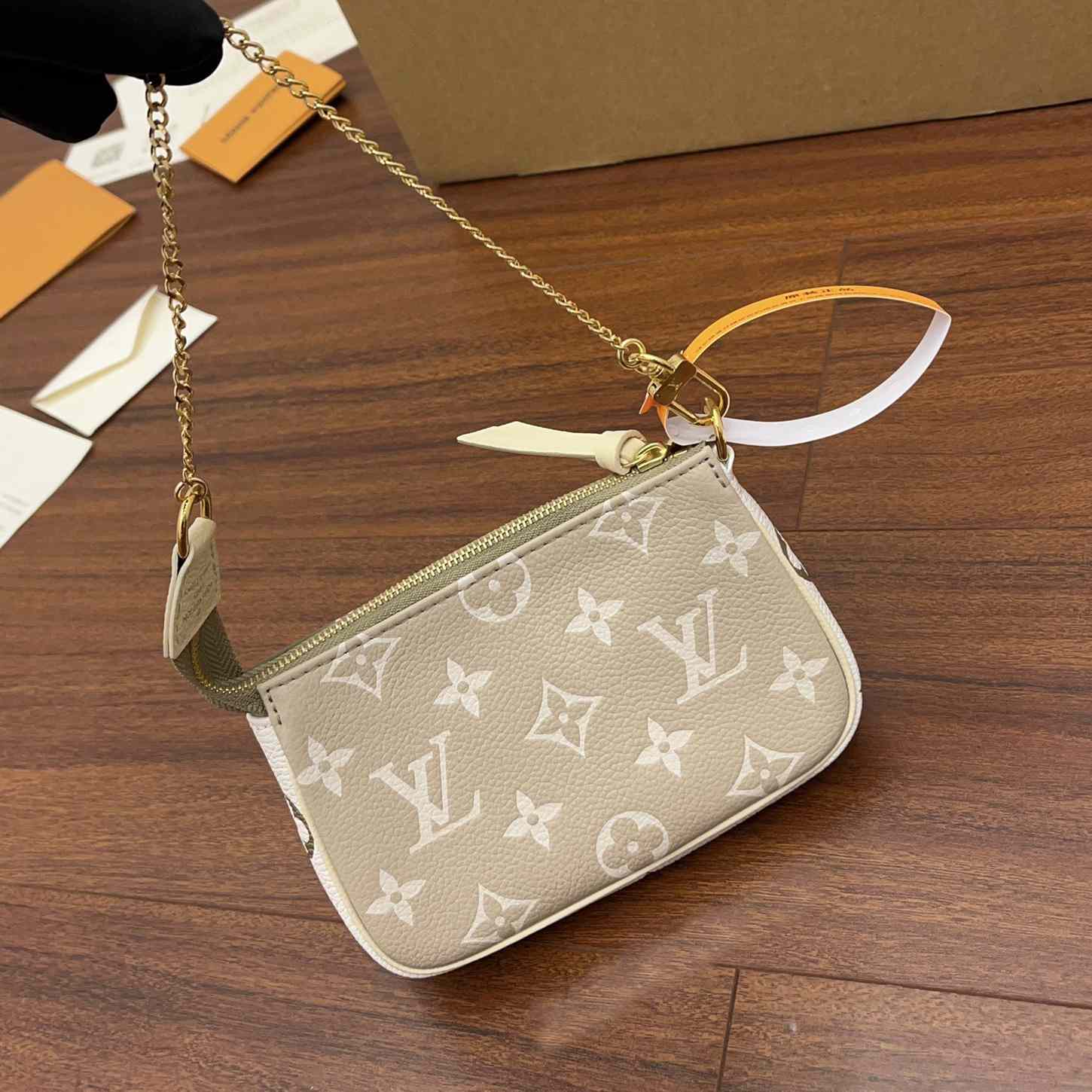 Louis Vuitton Mini Pochette Accessoires(15.5x10.5x4CM)    M81284 - DopestKickz