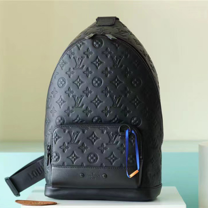 Louis Vuitton Racer Slingbag    M46107c - DopestKickz
