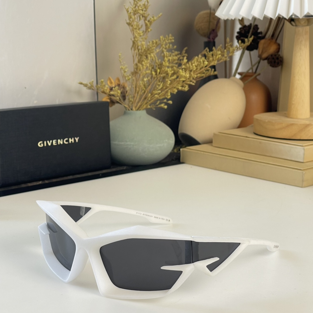 Givenchy Giv Cut sunglasses In Nylon       GV40049  - DopestKickz