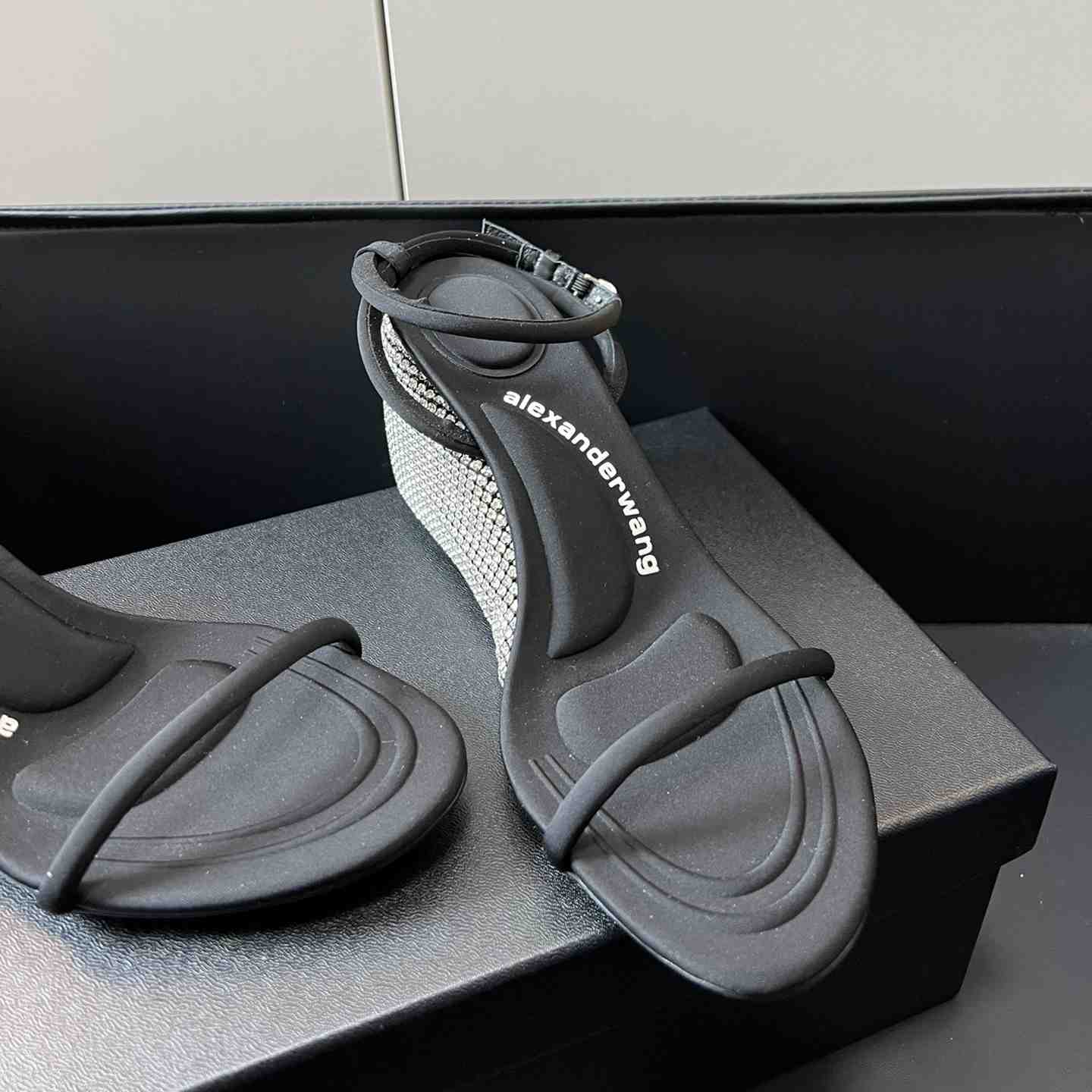Alexander Wang Women's Dahlia Wedge Sandals    75mm - DopestKickz