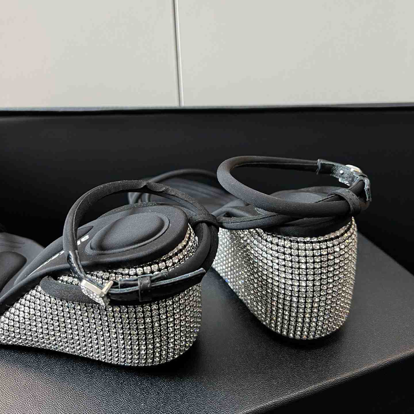 Alexander Wang Women's Dahlia Wedge Sandals    75mm - DopestKickz