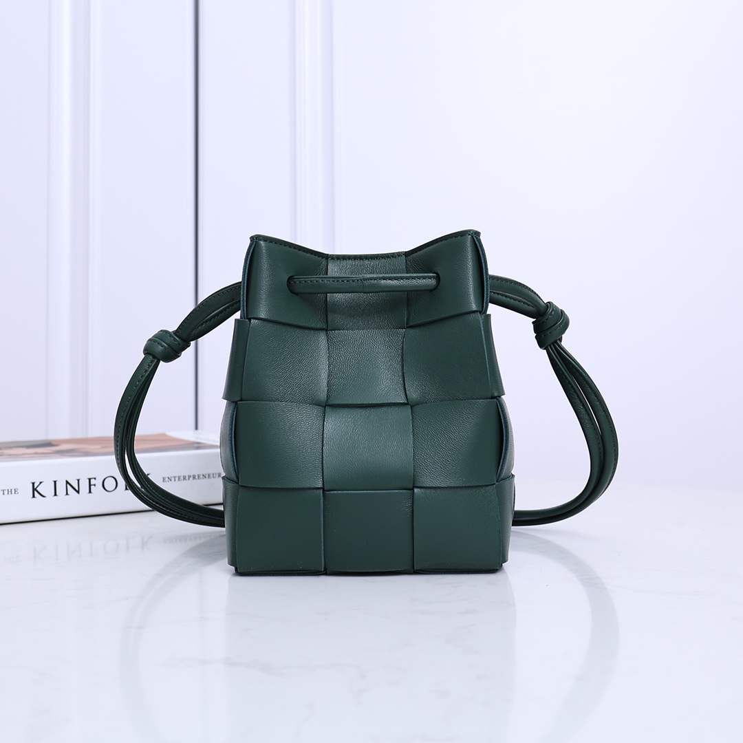 Bottega Veneta Small Cassette Bucket Bag - DopestKickz