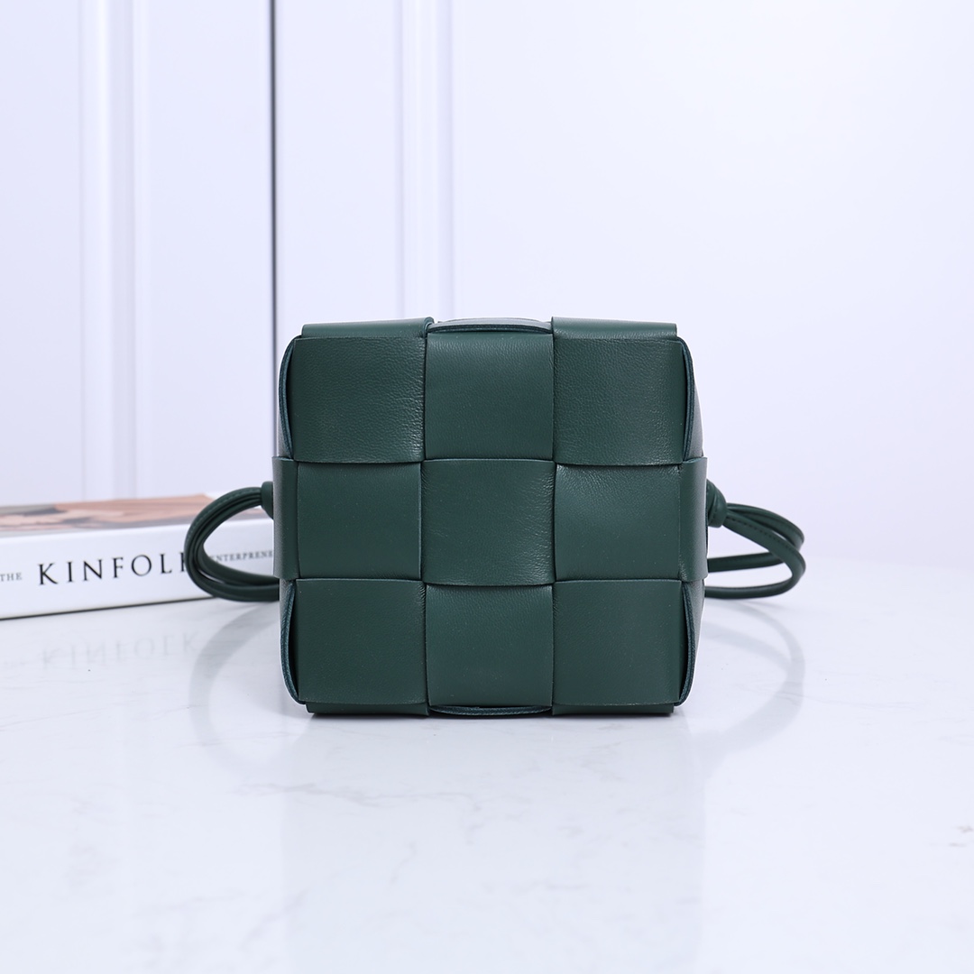 Bottega Veneta Small Cassette Bucket Bag - DopestKickz