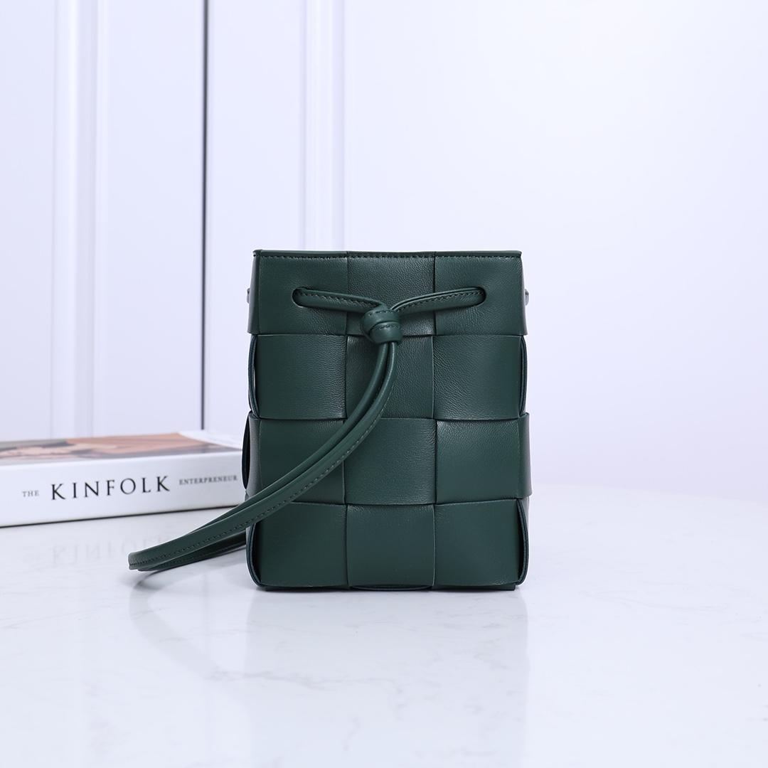 Bottega Veneta Small Cassette Bucket Bag - DopestKickz