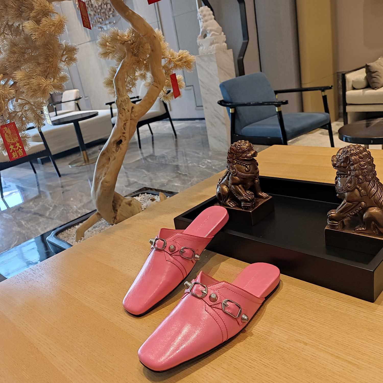 Balenciaga Women's Cosy Cagole Mule  - DopestKickz