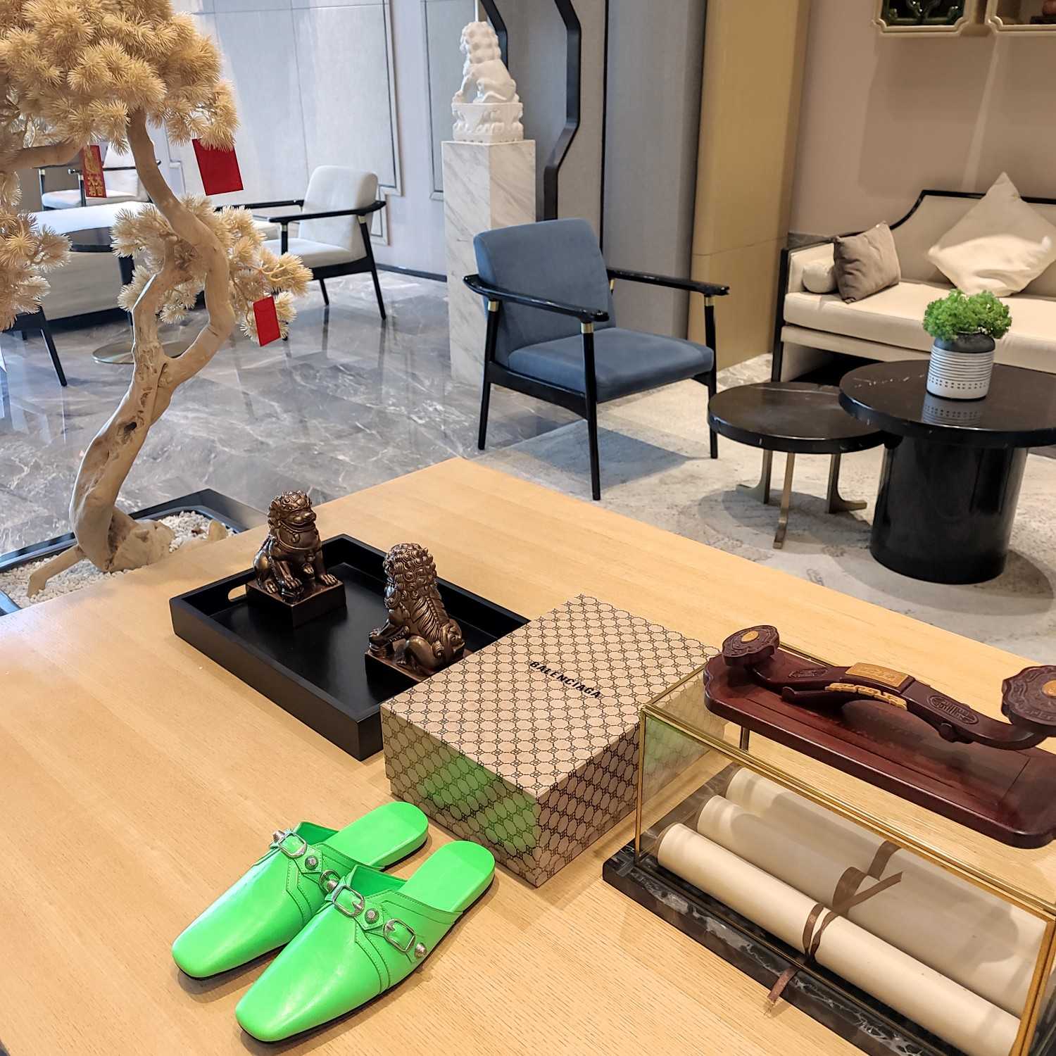 Balenciaga Women's Cosy Cagole Mule  - DopestKickz