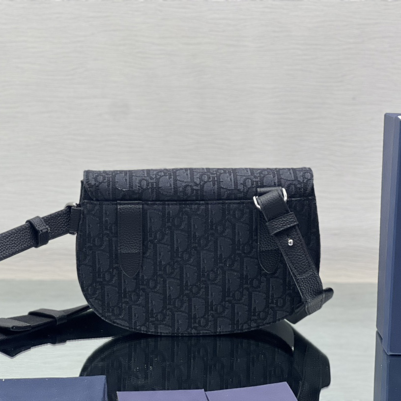 Dior Saddle Pouch - DopestKickz
