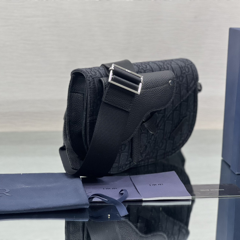 Dior Saddle Pouch - DopestKickz