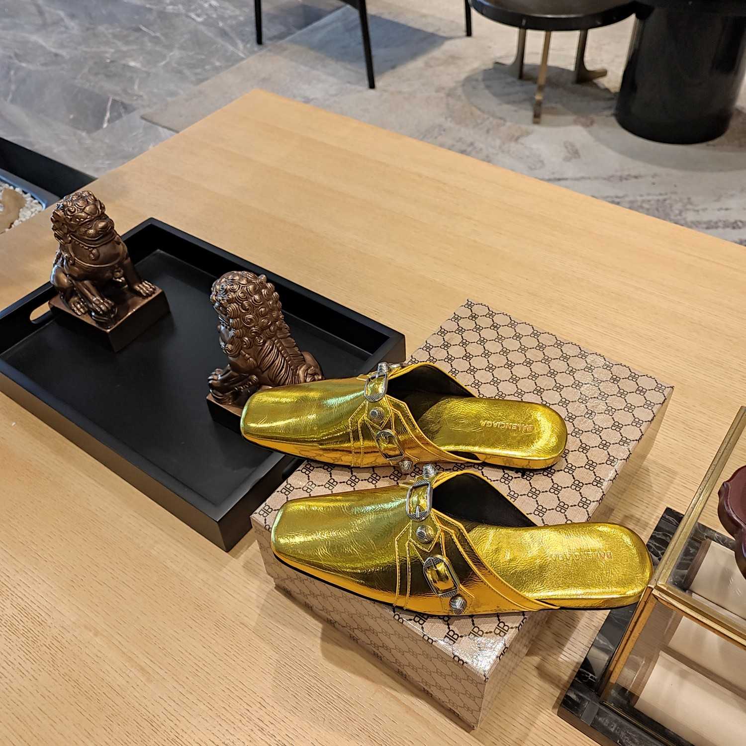 Balenciaga Women's Cosy Cagole Mule  - DopestKickz