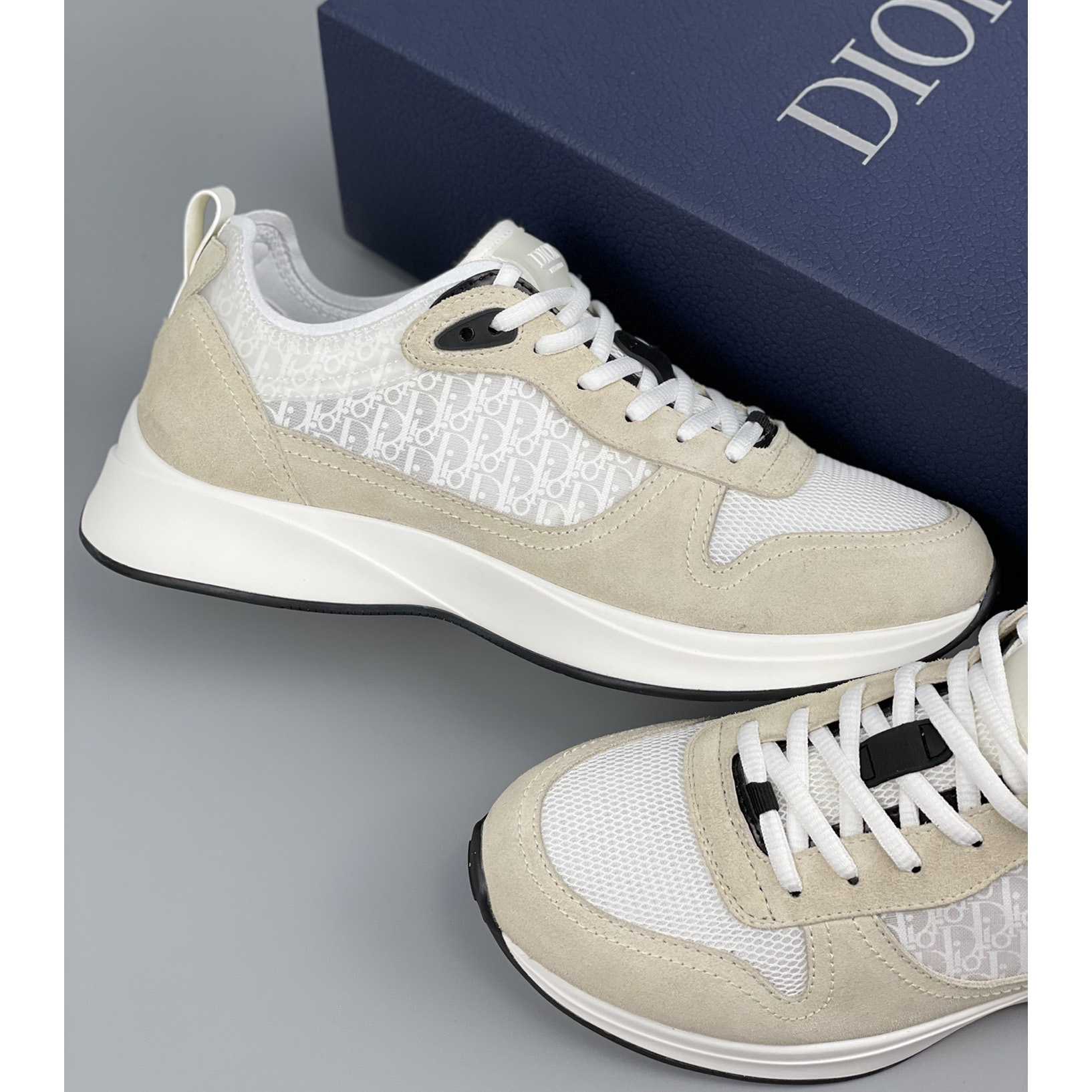 Dior B25 Runner Sneaker - DopestKickz