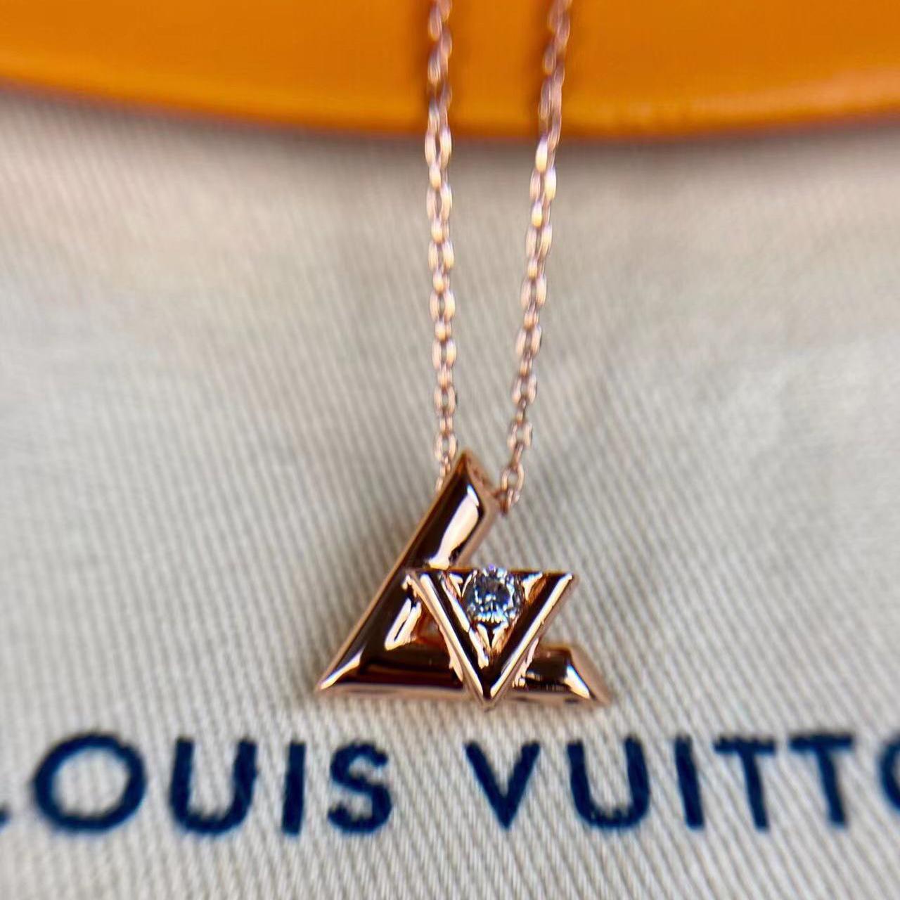 Louis Vuitton LV Volt One Small Pendant, Pink Gold And Diamond     Q93813 - DopestKickz
