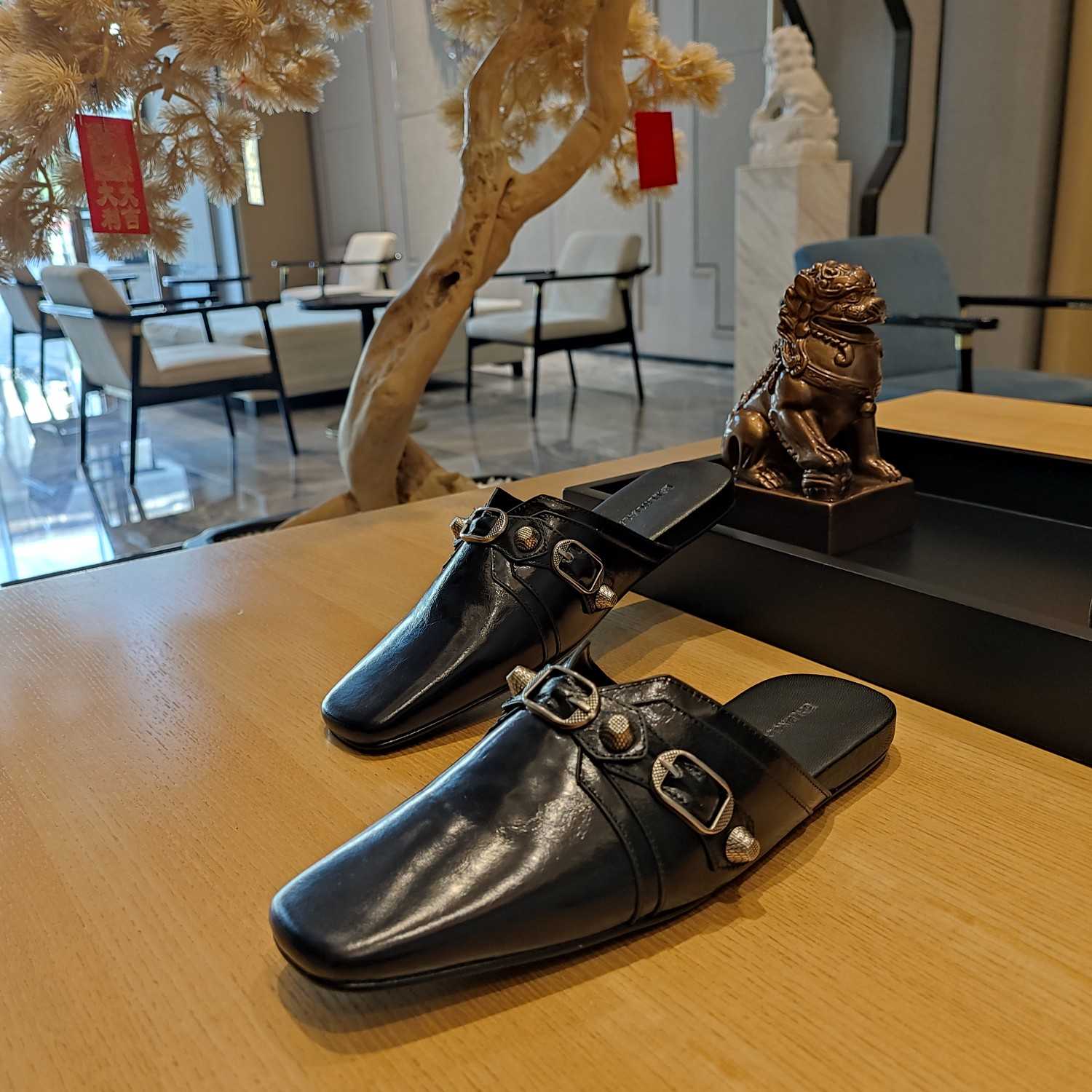 Balenciaga Women's Cosy Cagole Mule In Black - DopestKickz
