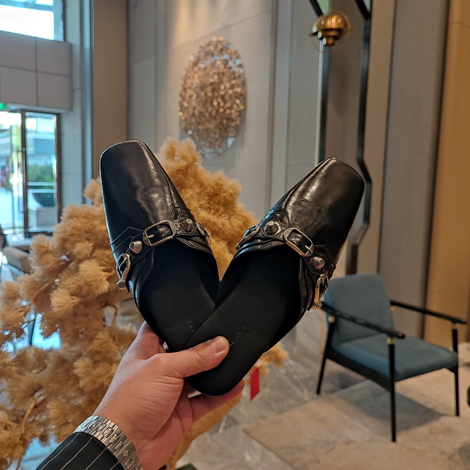 Balenciaga Women's Cosy Cagole Mule In Black - DopestKickz
