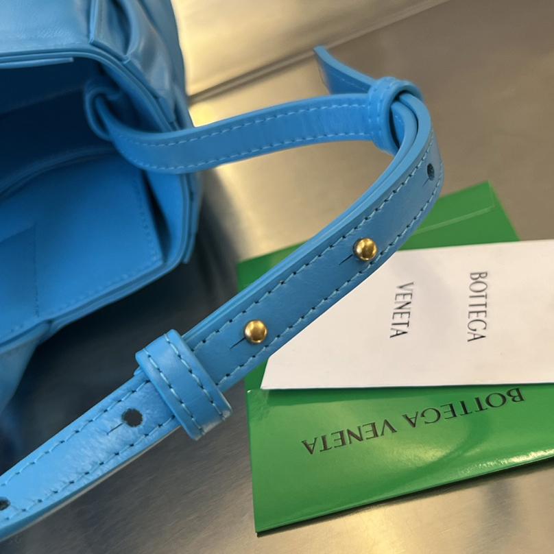 Bottega Veneta Mini Arco Tote Bag - DopestKickz