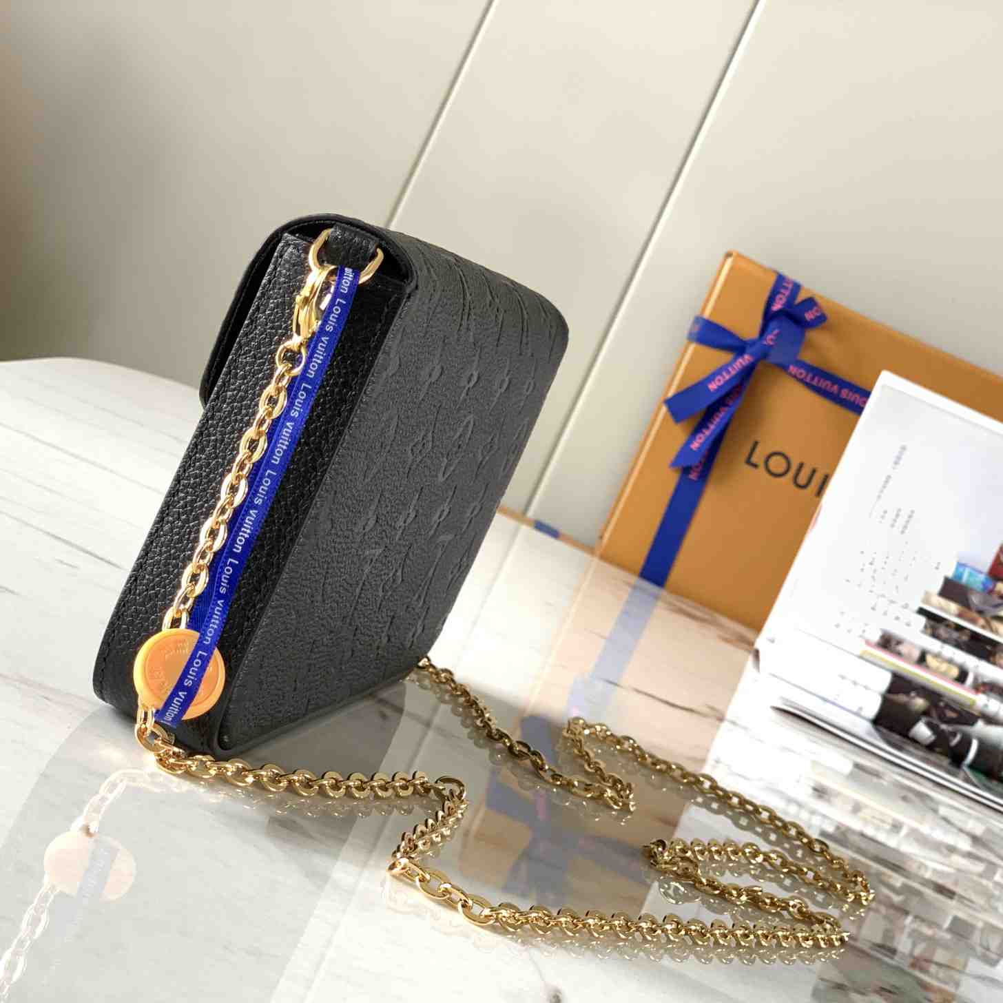 Louis Vuitton Félicie Pochette (21 x 12 x 3cm)   M64064 - DopestKickz