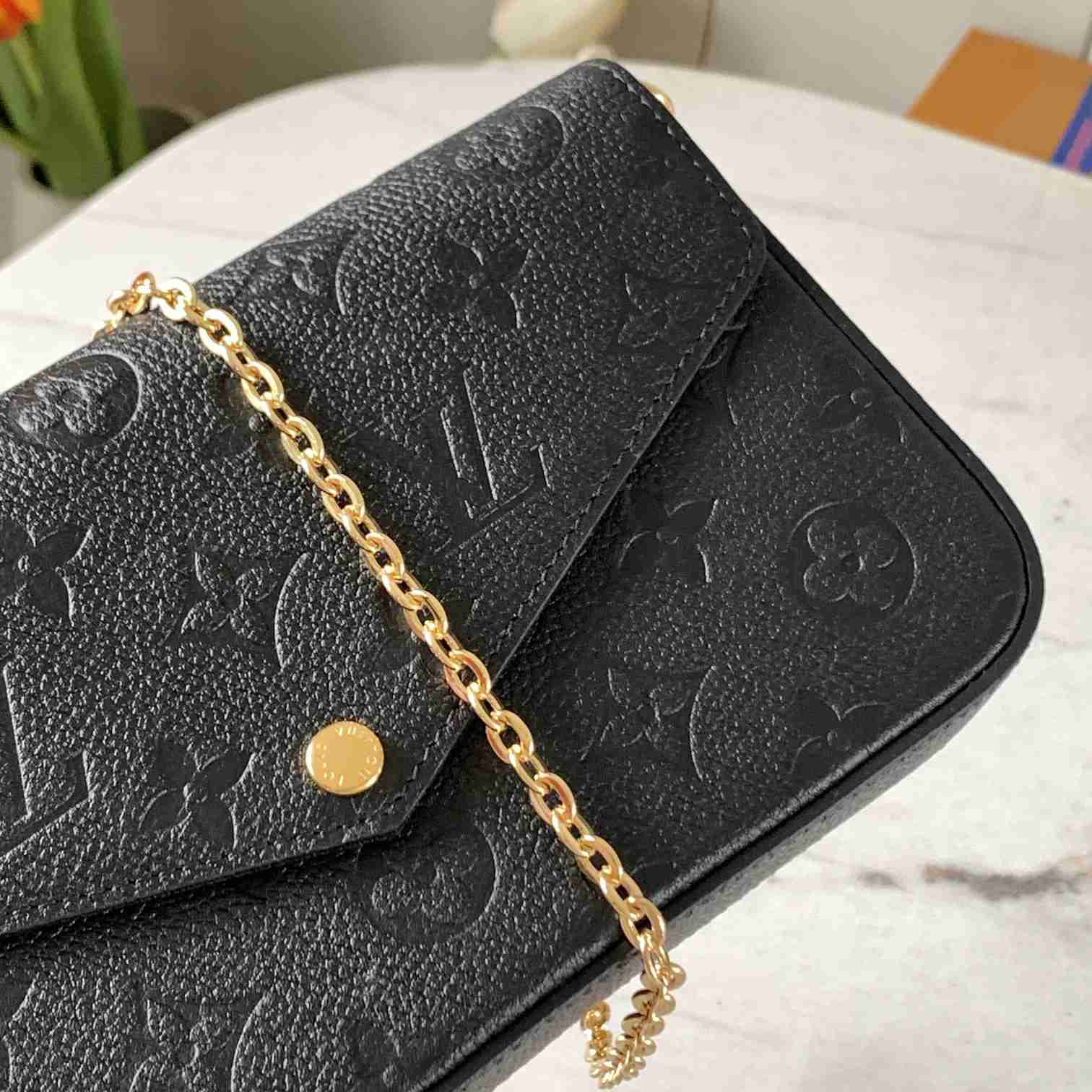 Louis Vuitton Félicie Pochette (21 x 12 x 3cm)   M64064 - DopestKickz